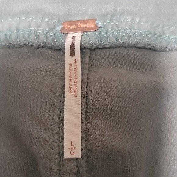 Free People "In My Feelings " Velvet Crop Slim Flare Pants - Size Large- NWOT - Picture 13 of 15